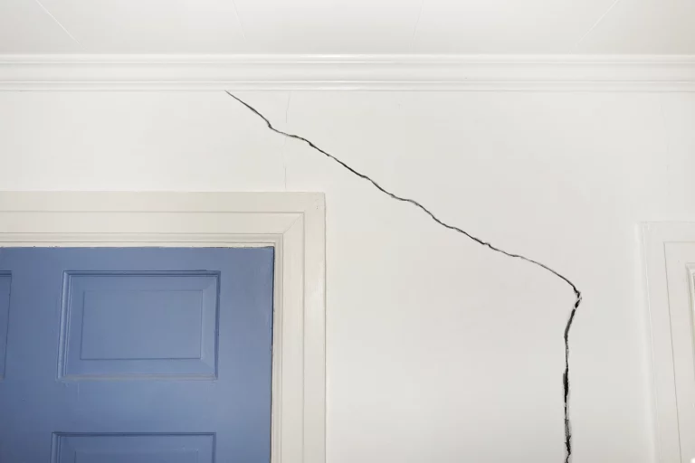 How Concerned You Should Be About Wall Cracks?